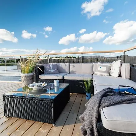 Botel Hausboot Aegir Mit Dachterrasse In Am Ostseefjord Schlei