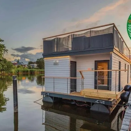 Hausboot Aegir Mit Dachterrasse In Am Ostseefjord Schlei Botel
