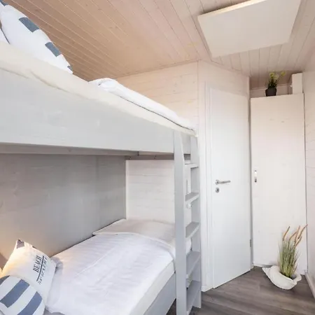 Hausboot Aegir Mit Dachterrasse In Am Ostseefjord Schlei Botel